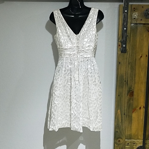 NWOT TRINA TURK CREAM SILK METALLIC SHIMMER  EVENT DRESS SIZE 2 NEW FAIRY WHIMSY - Picture 6 of 8